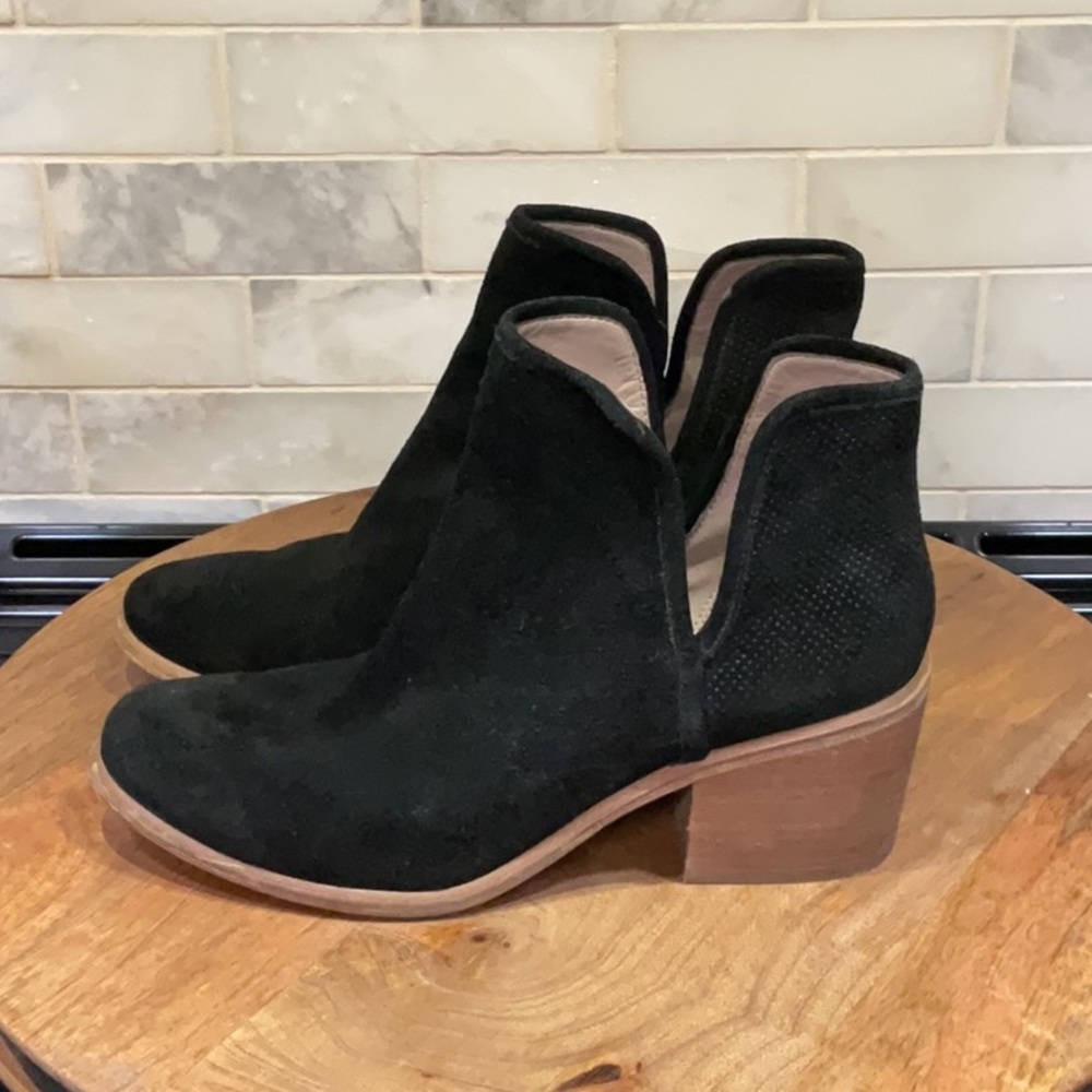 Hinge BP Harris Block Black Suede Heel Ankle Booties